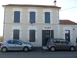 The town hall in Saint-Ouen-la-Thène