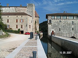The lock, castle and mill in Lustrac