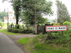 The road into Pont-Saint-Mard
