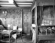 A first-class cabin on board Titanic in 1912