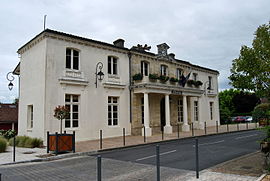 The town hall in Yvrac