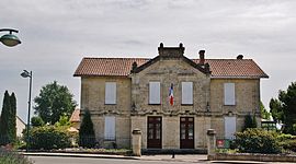 The town hall in Saint-Laurent-des-Combes