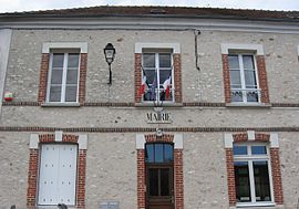 The town hall in Courtacon