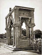 Gate of Teli ka Mandir.