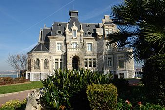 Oriol Palace
