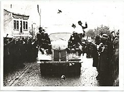 Bulgarian troops welcomed in Skopje on November 14