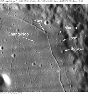 Ravi und Umgebung mit den Kratern Chang-Ngo, Monira, José und Soraya (Lunar Orbiter IV)