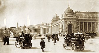 Electric Auto Buses on the Plaza of St. Louis at the 1904 World's Fair.