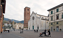 Cathedral square with the church of Sant'Agostino in the background.