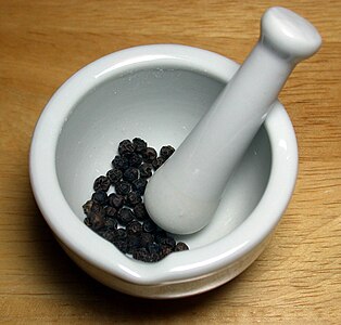 Mortar and pestle: Grinding by diffused percussive impact and diffused percussive application