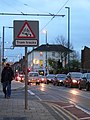 Straßenbahn­glei­se am Fahr­bahn­rand stel­len eine er­höh­te Ge­fahr für Rad­fah­rer dar, hier in Not­ting­ham