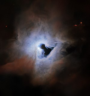 Aufnahme des Nebels mithilfe des Hubble-Weltraumteleskops und des VLT Survey Telescope