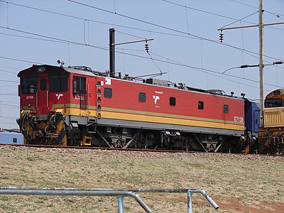 No. E7138 in Transnet Freight Rail livery, Pyramid South, Gauteng, 22 September 2015