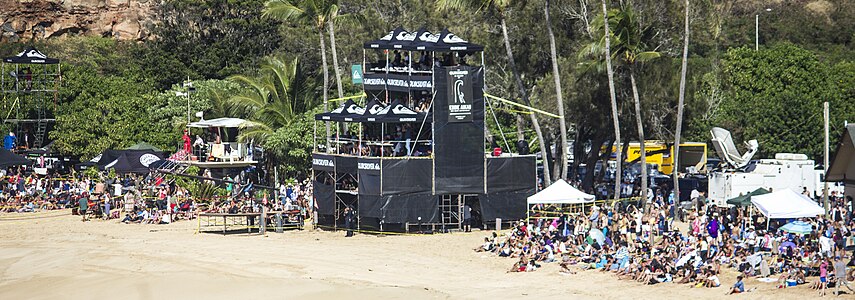 Large crowd of spectators on Waimea Beach during The Eddie on February 25, 2016