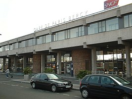 Bahnhofsgebäude