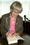 Leonie Ossowski, Autorin des Buches