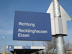 Schild für Fahrtrichtungen an Gleisen/Bahnhöfen, Marl-Sinsen