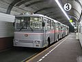 Kurobe-Talsperre: drei Oberleitungsbusse in der Endstation im Tunnel