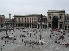 Piazza del Duomo[8] vor dem Mailänder Dom