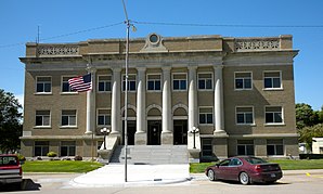 Das Cheyenne County Courthouse in St. Francis, gelistet im NRHP Nr. 02000391[1]
