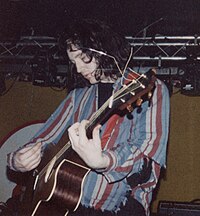 Kevin Shields playing guitar