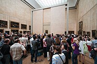 Besucher vor Leonardo da Vincis Mona Lisa