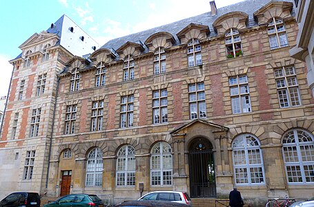 The residence of the Abbot of the Abbey of Saint-Germain-des-Prés (1586)