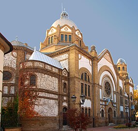 Novi Sad Synagogue by Lipót Baumhorn (1905)