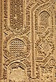 Detail der Dekoration des Minaretts von Dscham (die verschlungenen Bänder tragen die 19. Koransure)