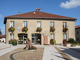 The town hall in Ay-sur-Moselle