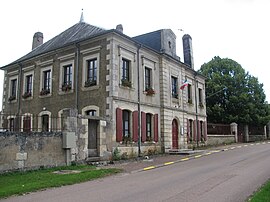 The town hall in Couloutre