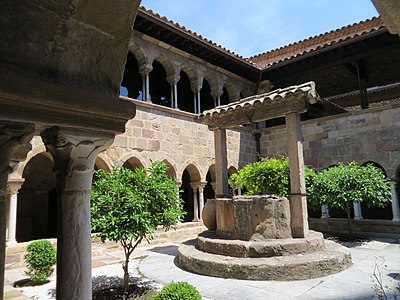 The cloister (13th c.)