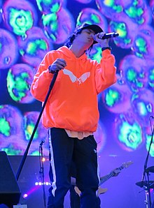 Reyes performing in 2019