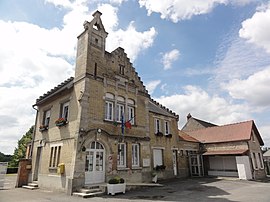 The town hall of Juvigny