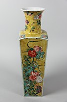 Famille jaune vase, probably Kangxi reign, Jingdezhen. Porcelain painted in polychrome enamels on the biscuit and on the glaze.