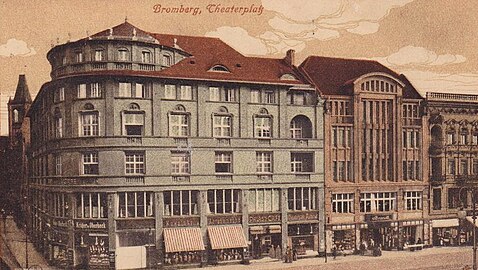 Facades of buildings at Nr.4 and 6 in 1917