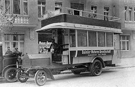 Daimler-Decksitz-Bus in Berlin 1907
