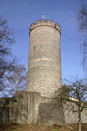 Der Burgturm aus der Nähe