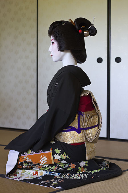 A geisha in her "natural habitat".