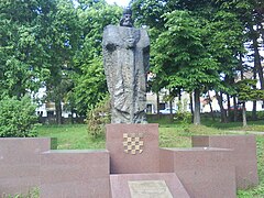 Statue of Tomislav in a park