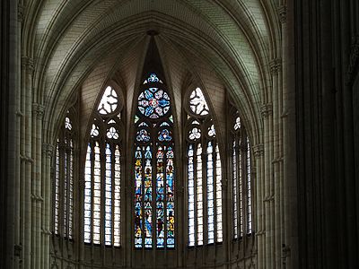 Windows of the central apse chapel (13th century)