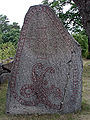 Historischer Runenstein in Danmark, Uppsala (Schweden) – mythische Urheimat der Dänen