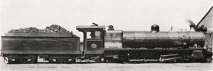 No. 1561 as built, with an as-delivered Type MP1 tender and Belpaire firebox, c. 1914
