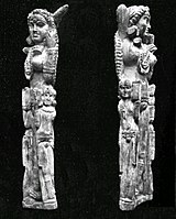 Sides of the statuette.