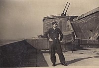 Flakturm Humboldthain mit Luftwaffenhelfer, 1943.