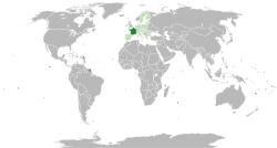 Location of France (dark green) – in Europe (green & dark grey) – in the European Union (green)
