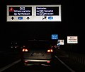 Intelligente Anzeigetafel mit Umleitungshinweis wegen der gesperrten Schiersteiner Brücke (Februar 2015)