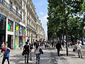 Gehsteig an der Avenue des Champs Élysées