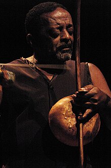 Vasconcelos performing in Brazil, 2005