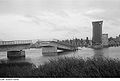 Gesprengte alte Brücke im Sommer 1946